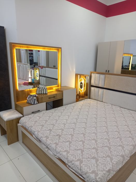 Спальный гарнитур