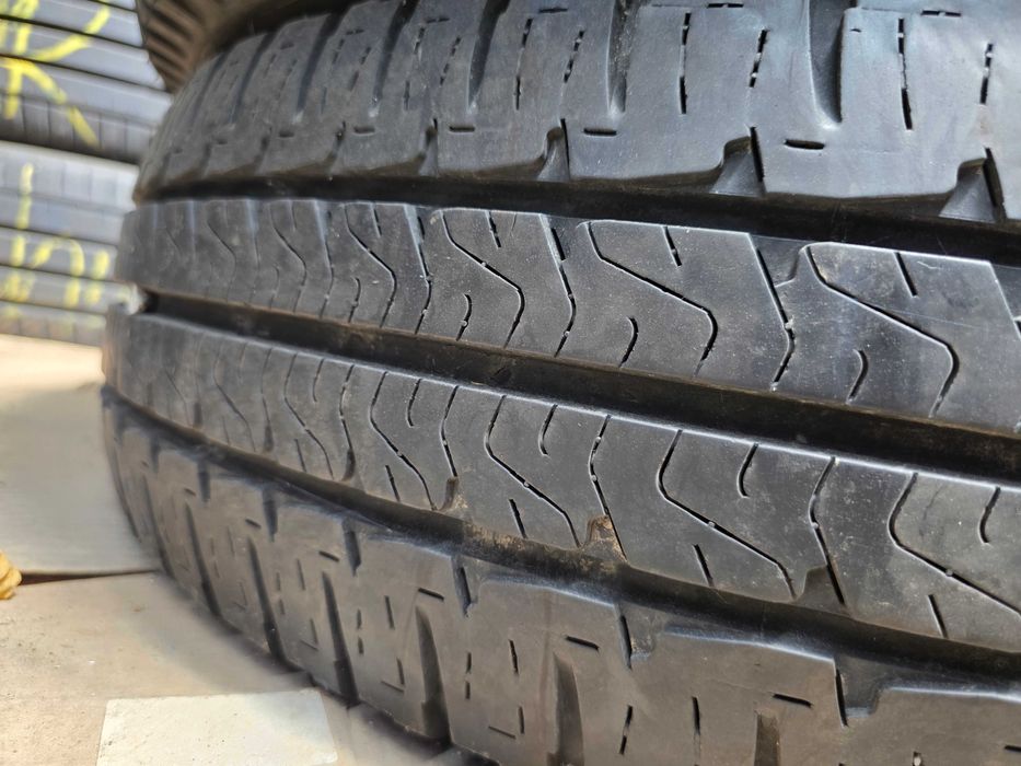 2бр Летни гуми за бус 215 75 16 С - Michelin