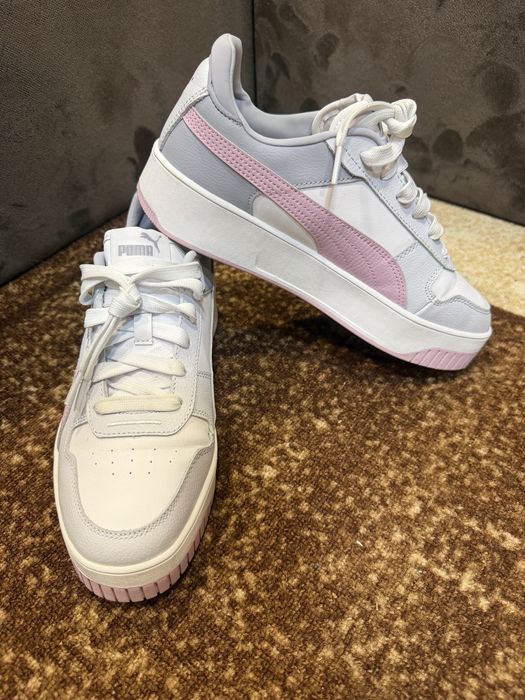 Дамски обувки Puma Carina Street
