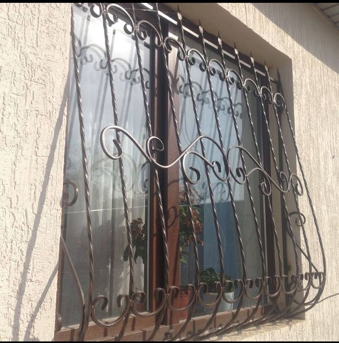 Решетки на окна металлические