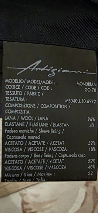 Vând costum de ceremonie in stare foarte bună. Merita văzut!