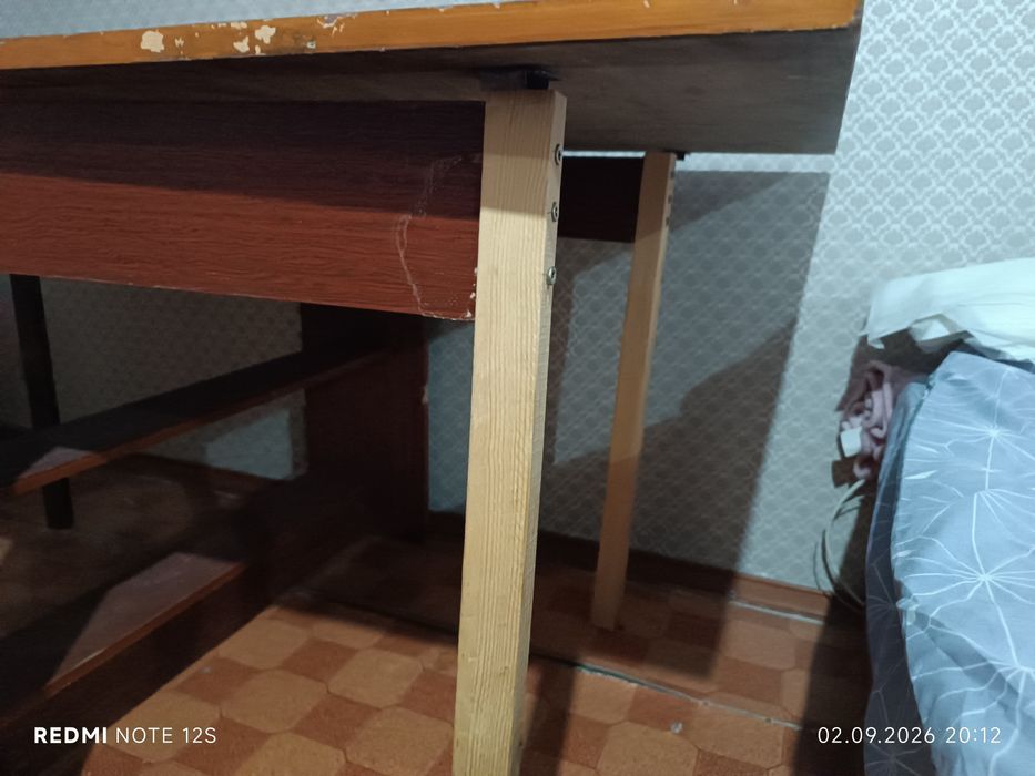 Отдам даром стол книжка советский