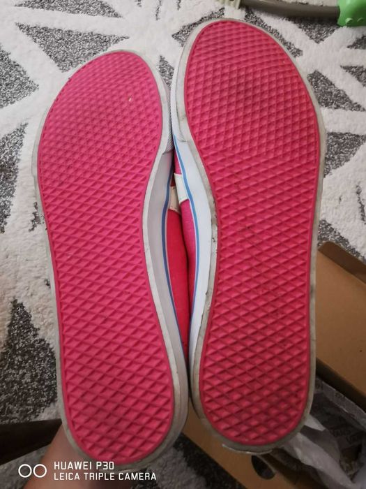 Като нови, кецове Vans, номер 37