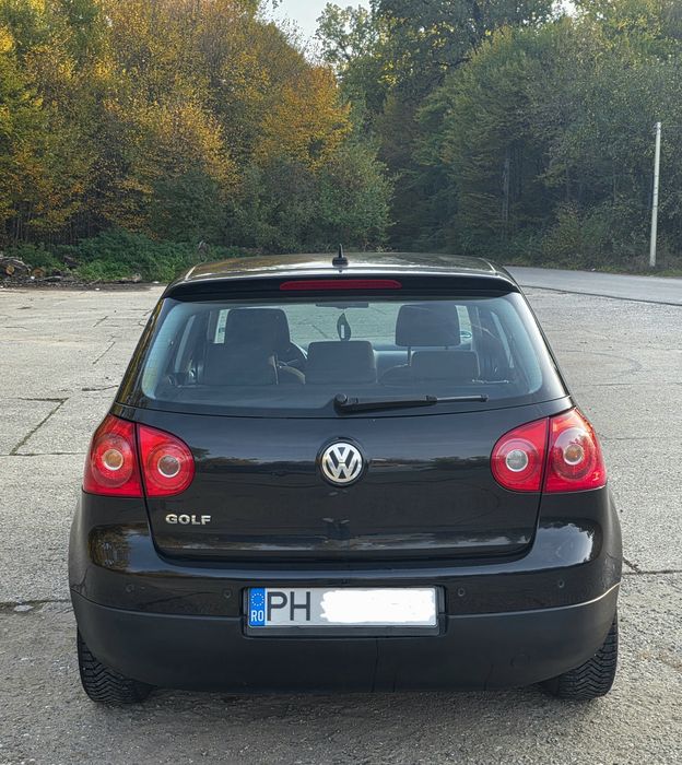 Vând Volkswagen Golf 5