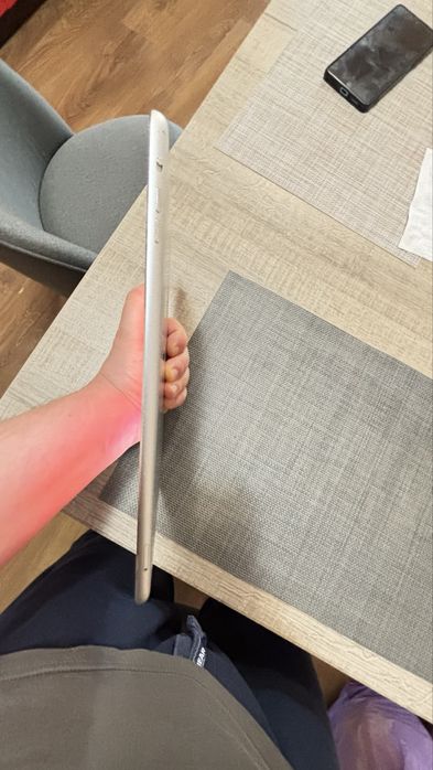 iPad Модел iPad Air 32GB