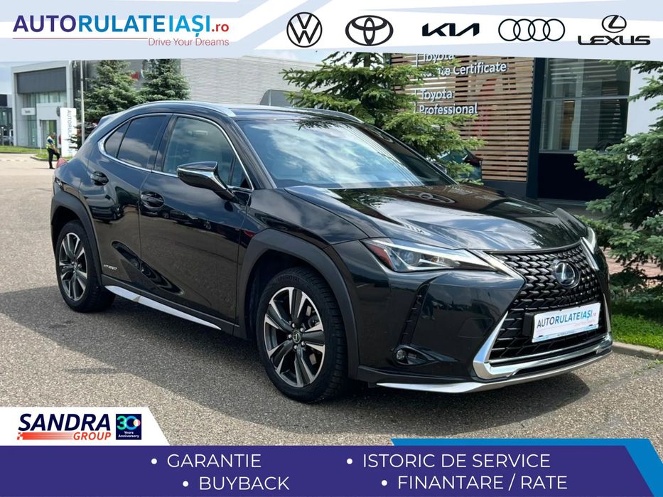 Lexus UX Piele alba / Scaune incalzite / Hayon electric / CarPlay&Android Auto