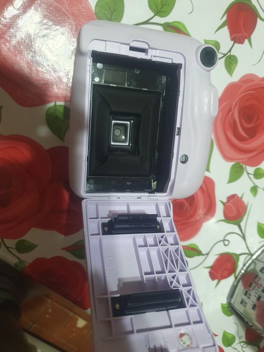 СРОЧНО Продам фотоаппарат Instax mini 11