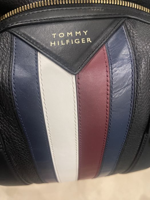 Продам сумку для ручной клади Tommy Hilfiger оригинал