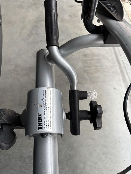 Suport auto pentru 2 biciclete  EW  900  pret 1000