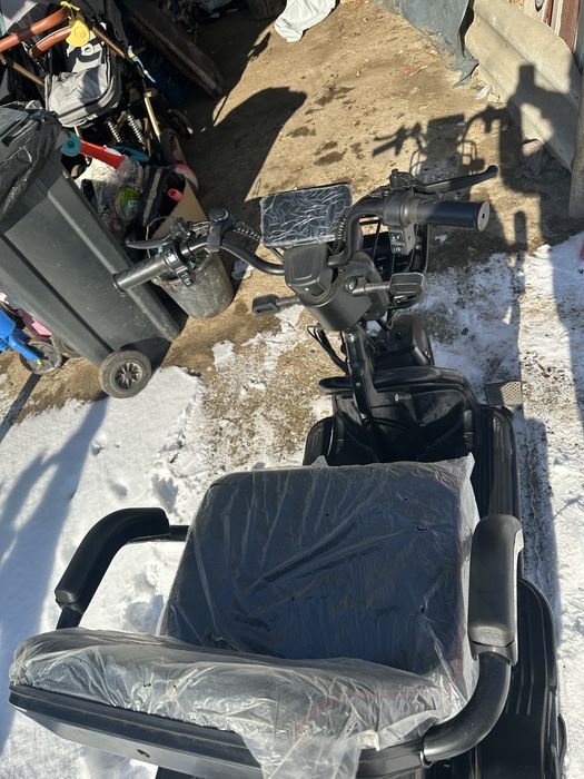 Scuter electric Elektromob- 3 roti