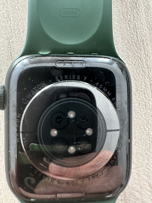 Apple Watch S7 - 45 mm