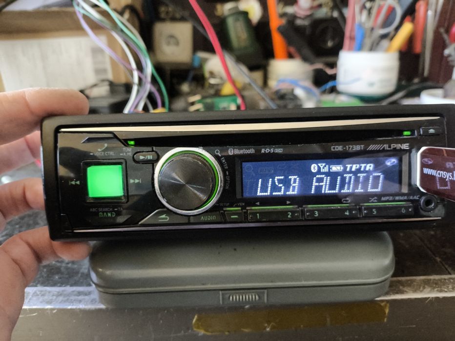 Alpine  CDE-173BT авто радио с Bluetooth Plus - CD плейър и USB