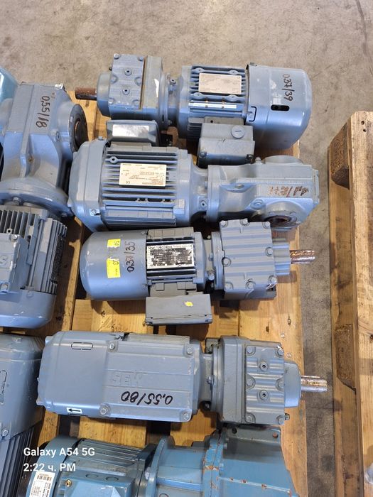 Мотор-редуктор редуктор SEW