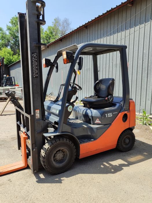 Погрузчик TOYOTA 8FG15