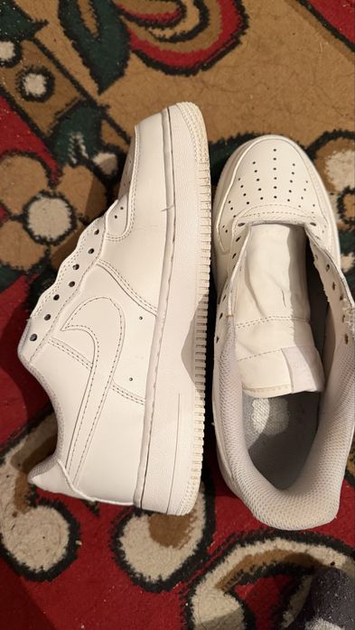 Продается Найк кроссовки