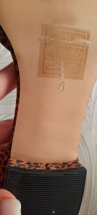 Туфли-лодочки с ремешком. Леопардовый принт.