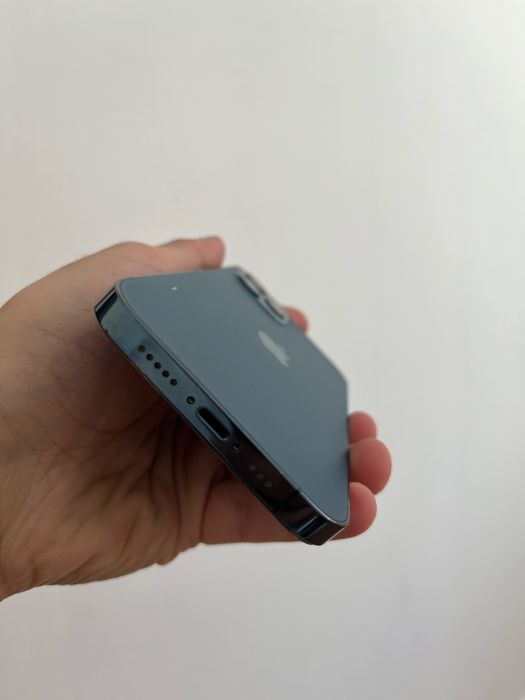 На запчасти iphone 12 pro