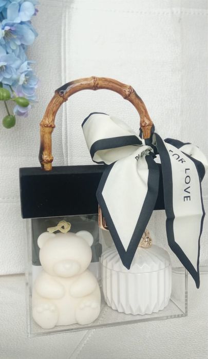 Подарок девушке, маме, подруге сумочка с подарками