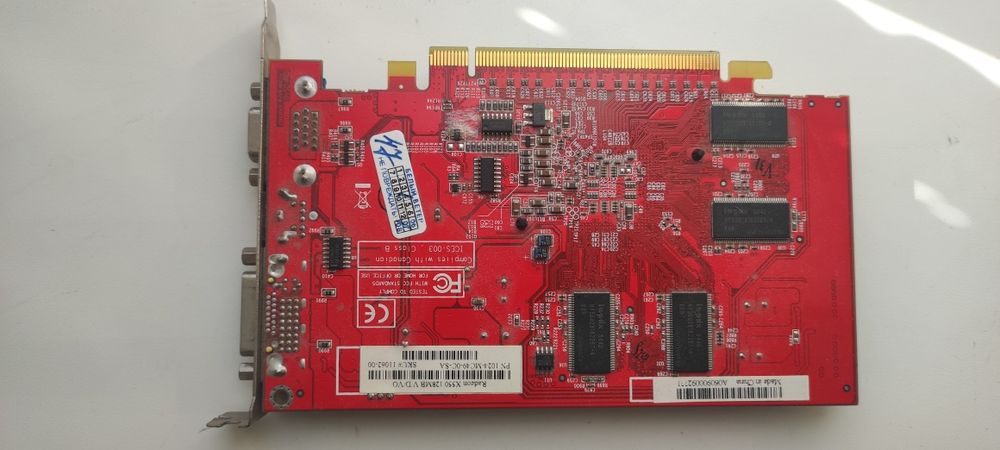 Видеокарта Radeon 550