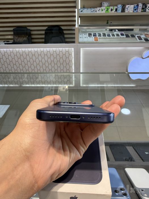 Iphone 17 Pro Deep blue