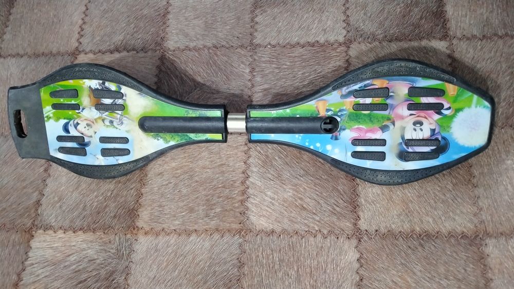 Продам в нормальном состоянии скейт борд