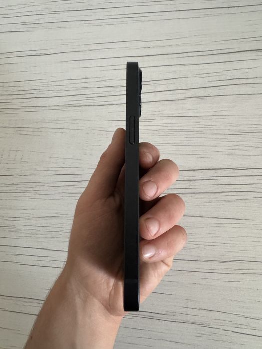 Vand Iphone 13 Midnight 128gb sau fac SCHIMB