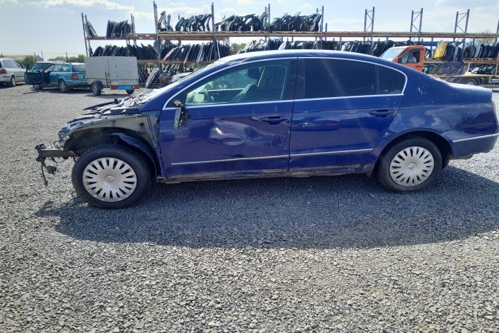 Lampa / Tripla stop dreapta pe aripa Volkswagen VW Passat B6
