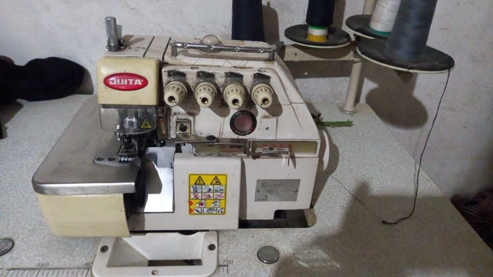 Швейная машина JUITA