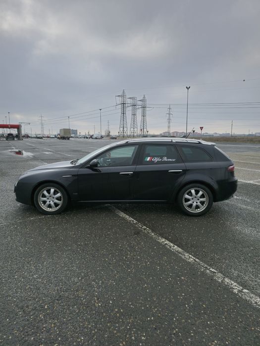 Vând alfa romeo 159