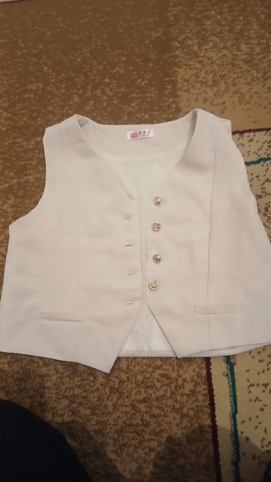 Бу киімдер сатылады, көп киілмеген