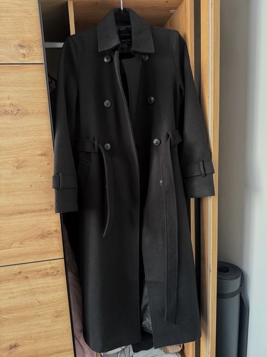 Черно Палто на марката Only размер S
