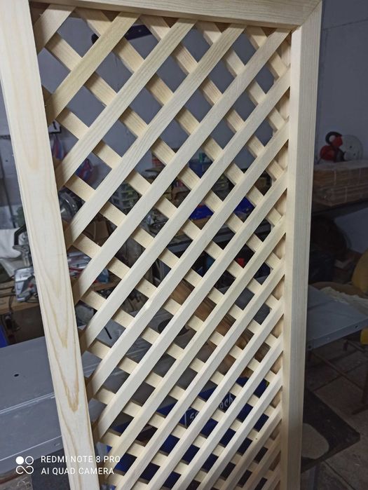 Дървена решетка на ромбове