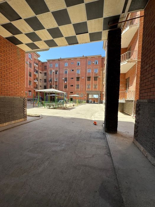 Сдаётся 1 ком квартира со всеми удобствами в центре города Бухары .