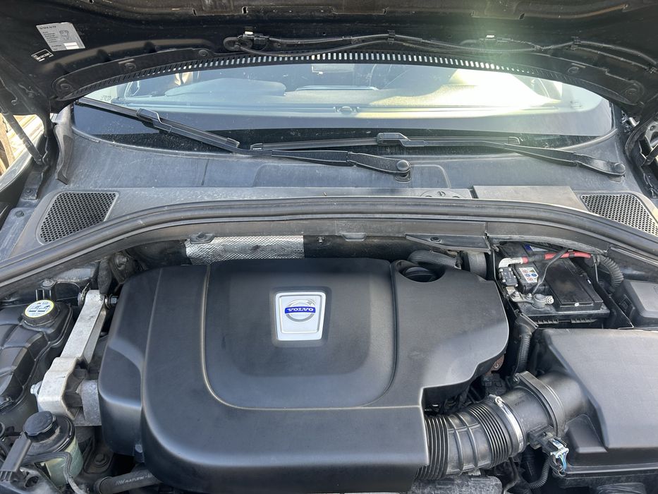 Fuzetă dreapta față Volvo XC 60 2.4 D 2012