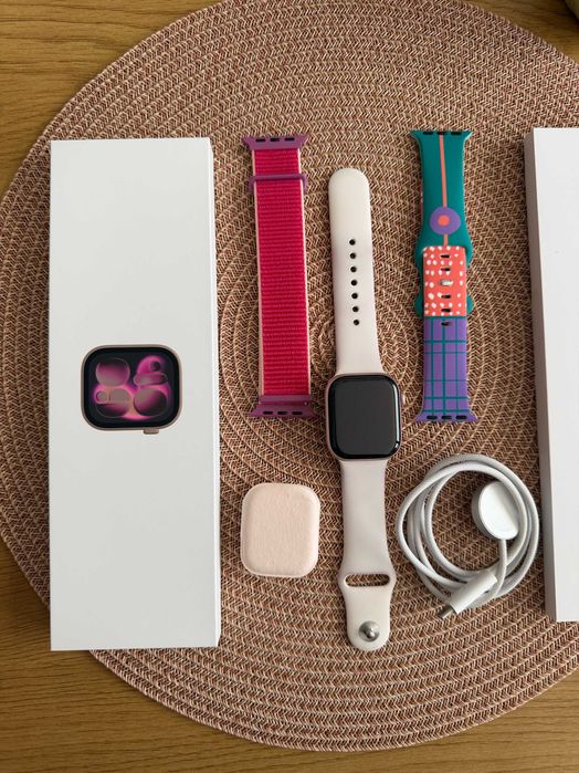 Apple Watch Series 11 GPS 42 mm – Rose Gold / Light Blush – S/M