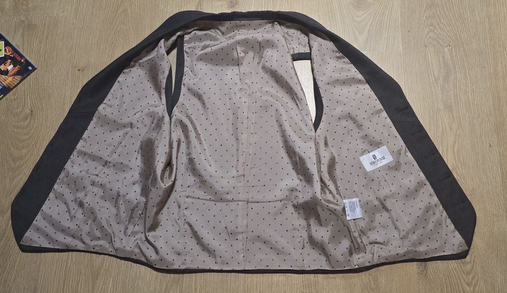 Vesta eleganta de costum Seroussi