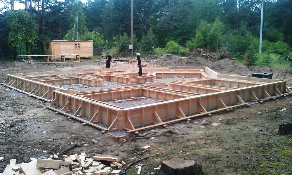 Строителство на еднофамилни и многофамилни къщи, груб строеж гр. П-в !