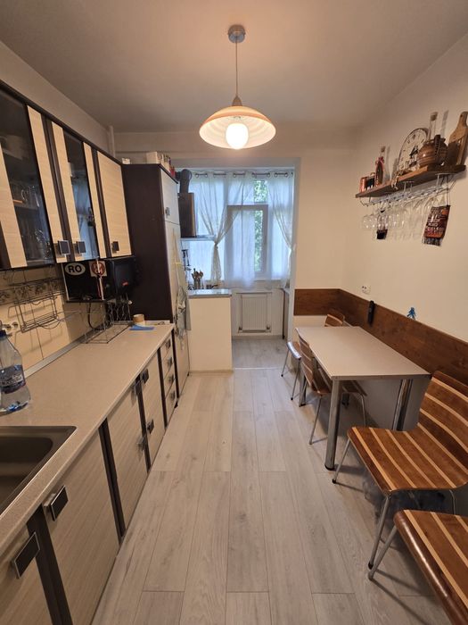 Vand apartament 2 camere, Tiglina 3, etaj 1, orientat spre Nord..