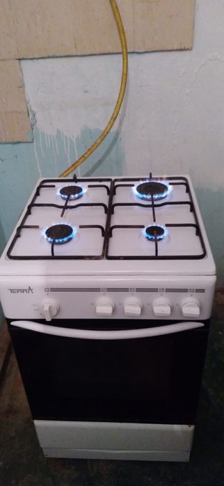 Газ плита жасап тур