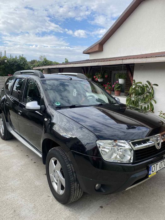 Vând Dacia Duster