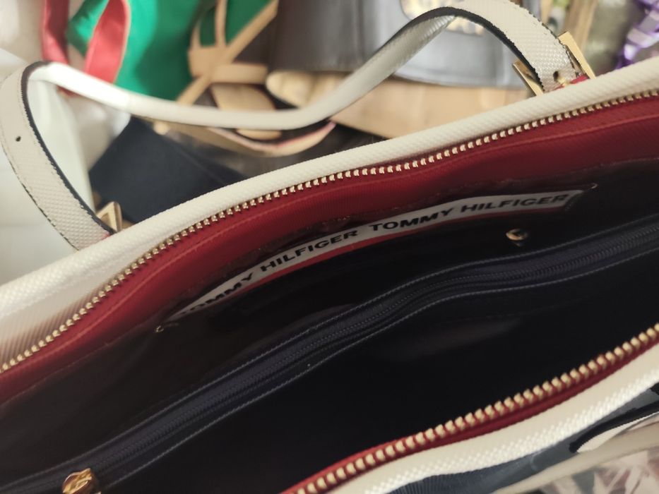 Tommy Hilfiger чанта