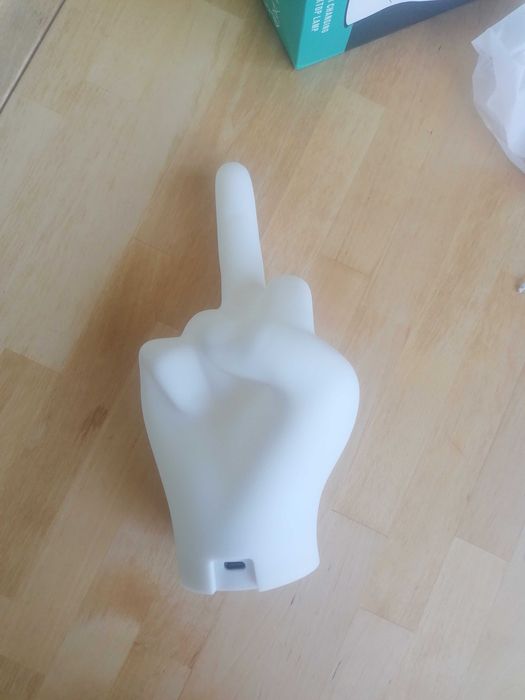 Lampă LED Gift Republic F* You Degetul Mijlociu - din Silicon – Lampă Decorativă Touch pentru Birou și Noptieră, Cadou Original Amuzant Prieteni