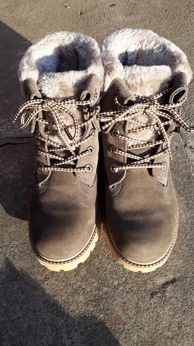 Ghete din piele, in stare excelentă, mar. 37