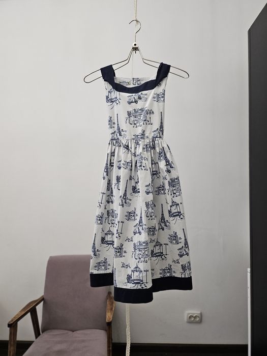 Продам платья на девочку 6-10 лет