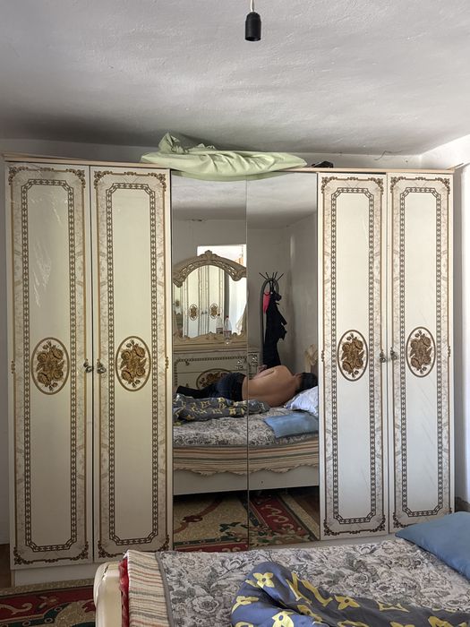 Үлкен шкаф сатылады