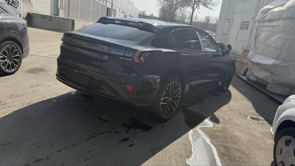 Zeekr 001 You Resstayling 2025 yil