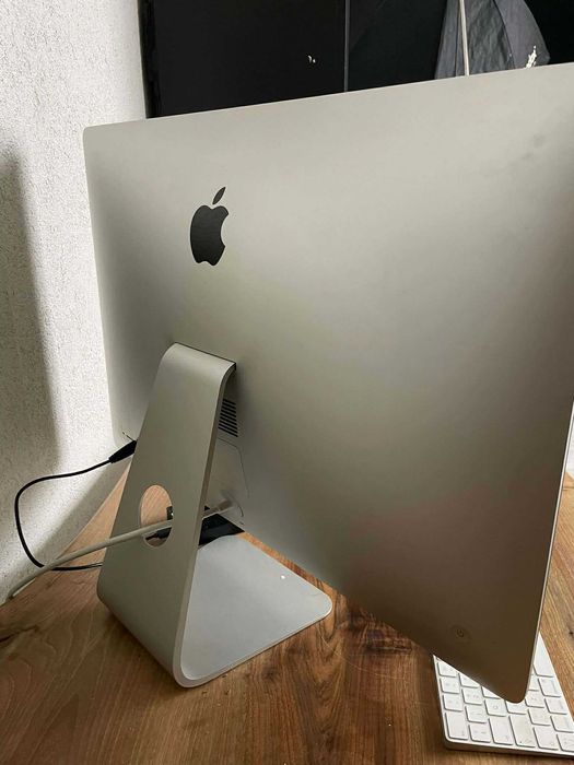 iMac 27" Retina 5K 2019 – i5 3.7 GHz / 24 GB RAM / Radeon Pro 580X 8 GB / 2 TB Fusion Drive