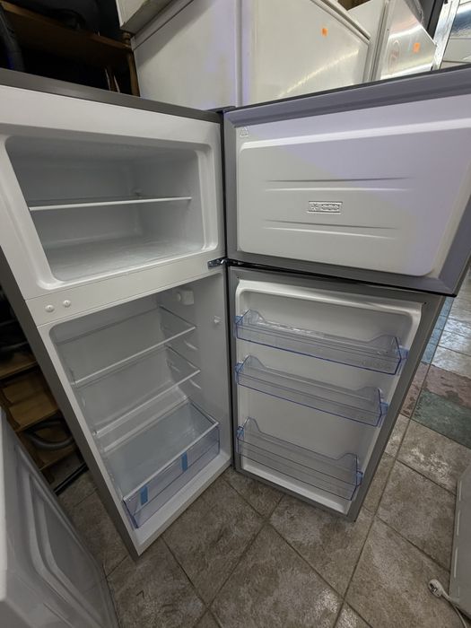 Хладилник с фризер BEKO  инокс 1година гаранция