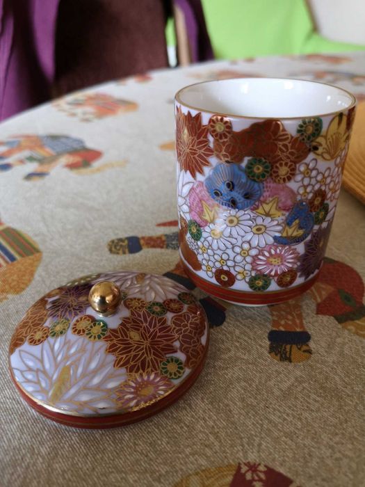 Винтидж Японска чаша Кутани, чиния с принт цветя и още