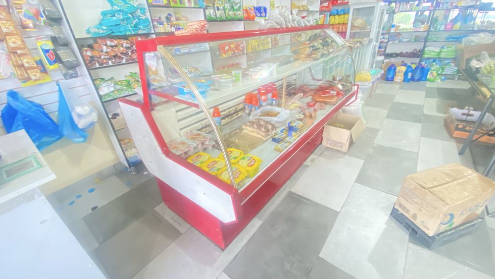 Витрина холодилник